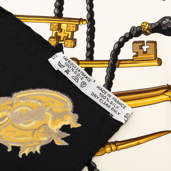 Pre-Loved Hermes Les Cles Silk Scarf 90 - Picture 4 of 6